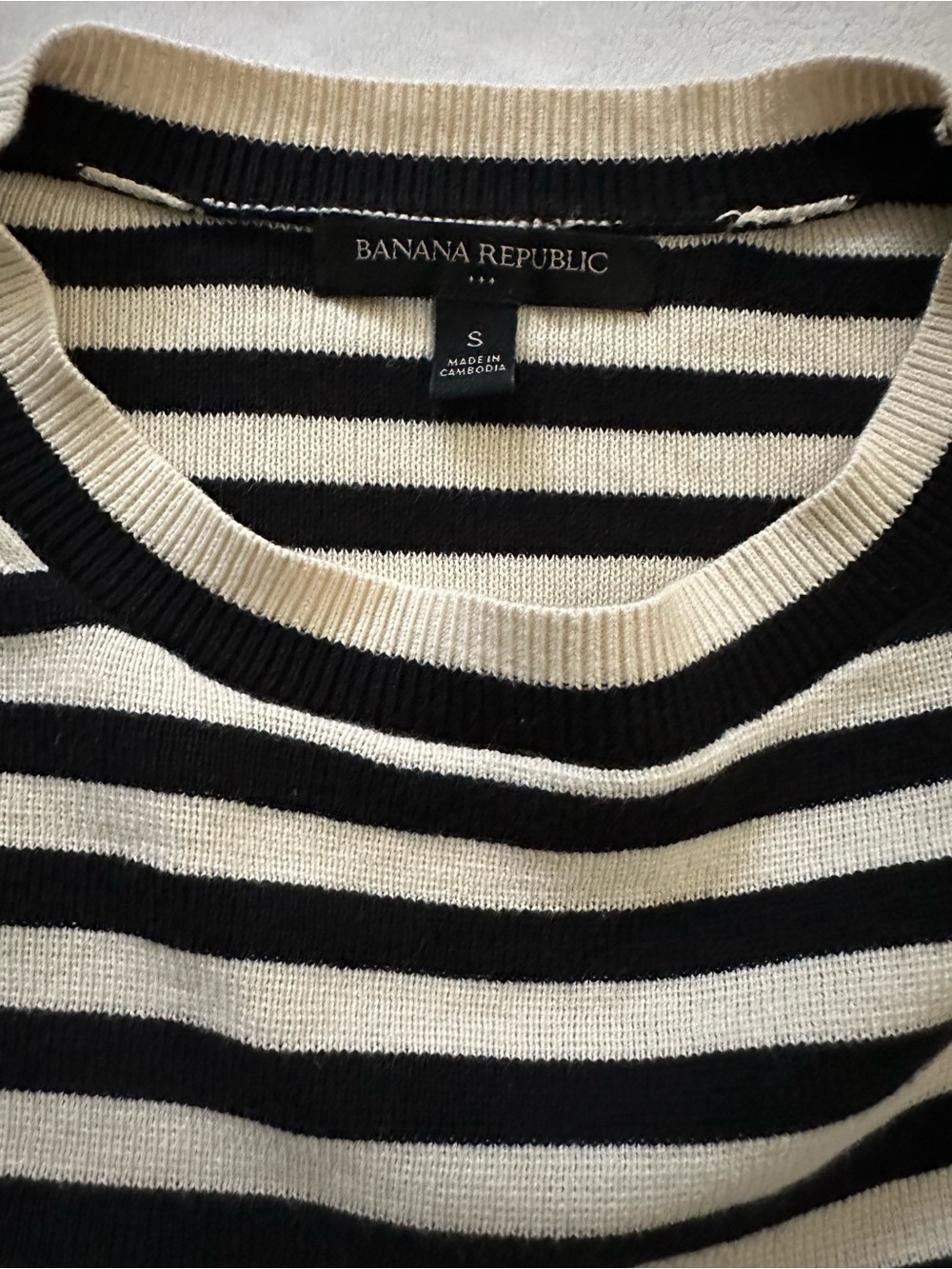 Banana Republic Black and Cream Striped Crewneck Sweater - Picture 3 of 3